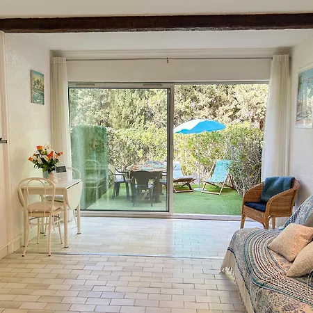 公寓 Rez De Jardin Dans Avec Piscine 邦多勒