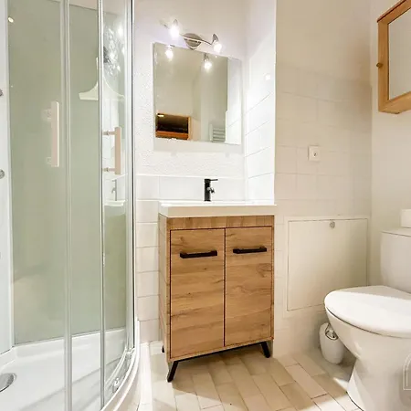 公寓 Rez De Jardin Dans Avec Piscine