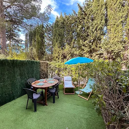 Rez De Jardin Dans Avec Piscine Appartement *