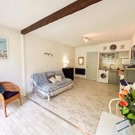Rez De Jardin Dans Avec Piscine Appartement *